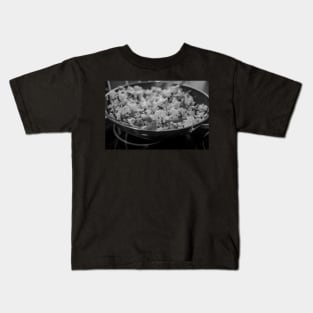 Mushroom rice cooking on the hob Kids T-Shirt